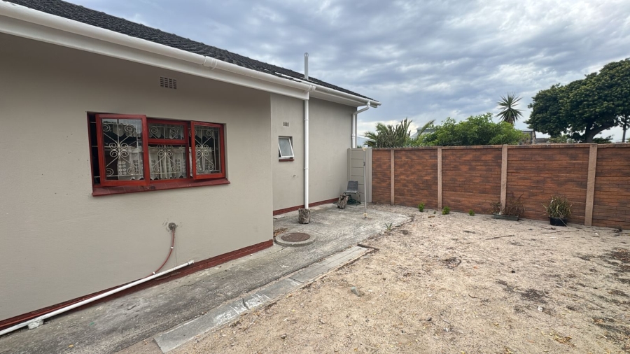 3 Bedroom Property for Sale in Erica Township Western Cape
